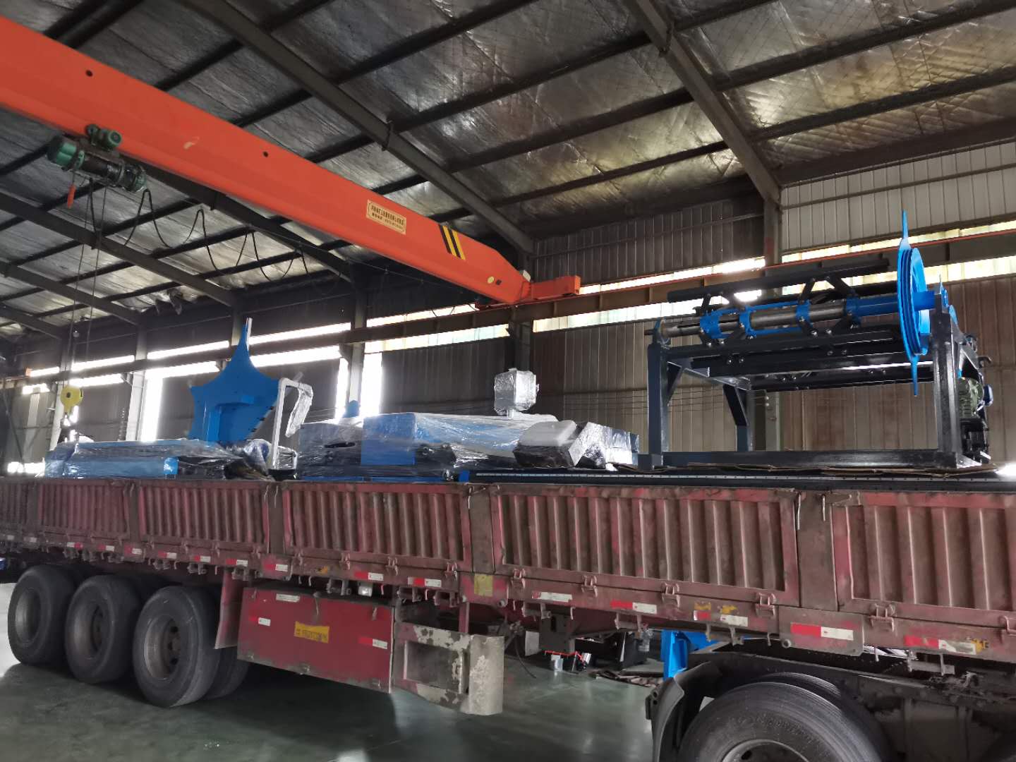 阜陽何總訂購螺旋風管機，風管生產二線全套設備